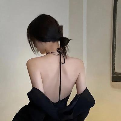 泄露春光